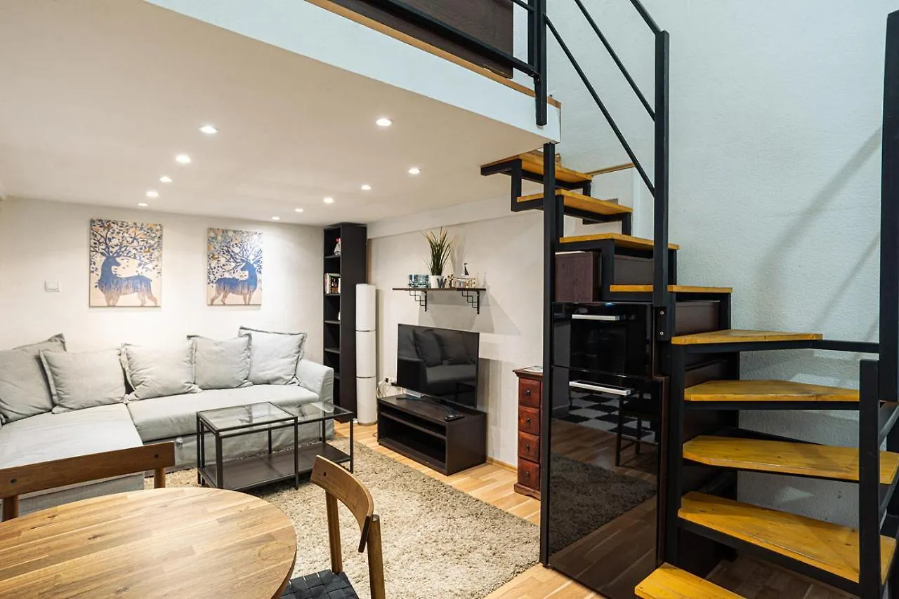 Cosy Corner - Entire Apartment Near Oktogon Budapest