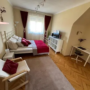 Downtown Hideaway Apartment