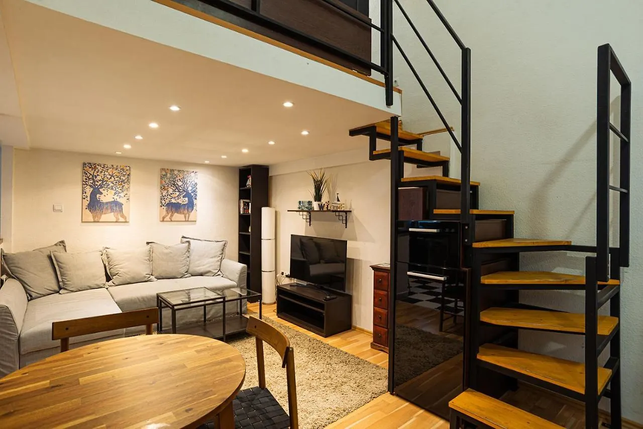 Cosy Corner - Entire Apartment Near Oktogon Budapest Hungary