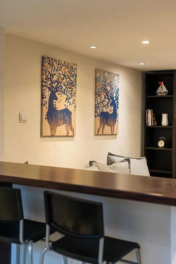 Cosy Corner - Entire Apartment Near Oktogon Budapest