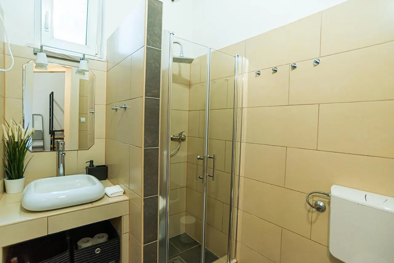 Cosy Corner - Entire Apartment Near Oktogon Budapest