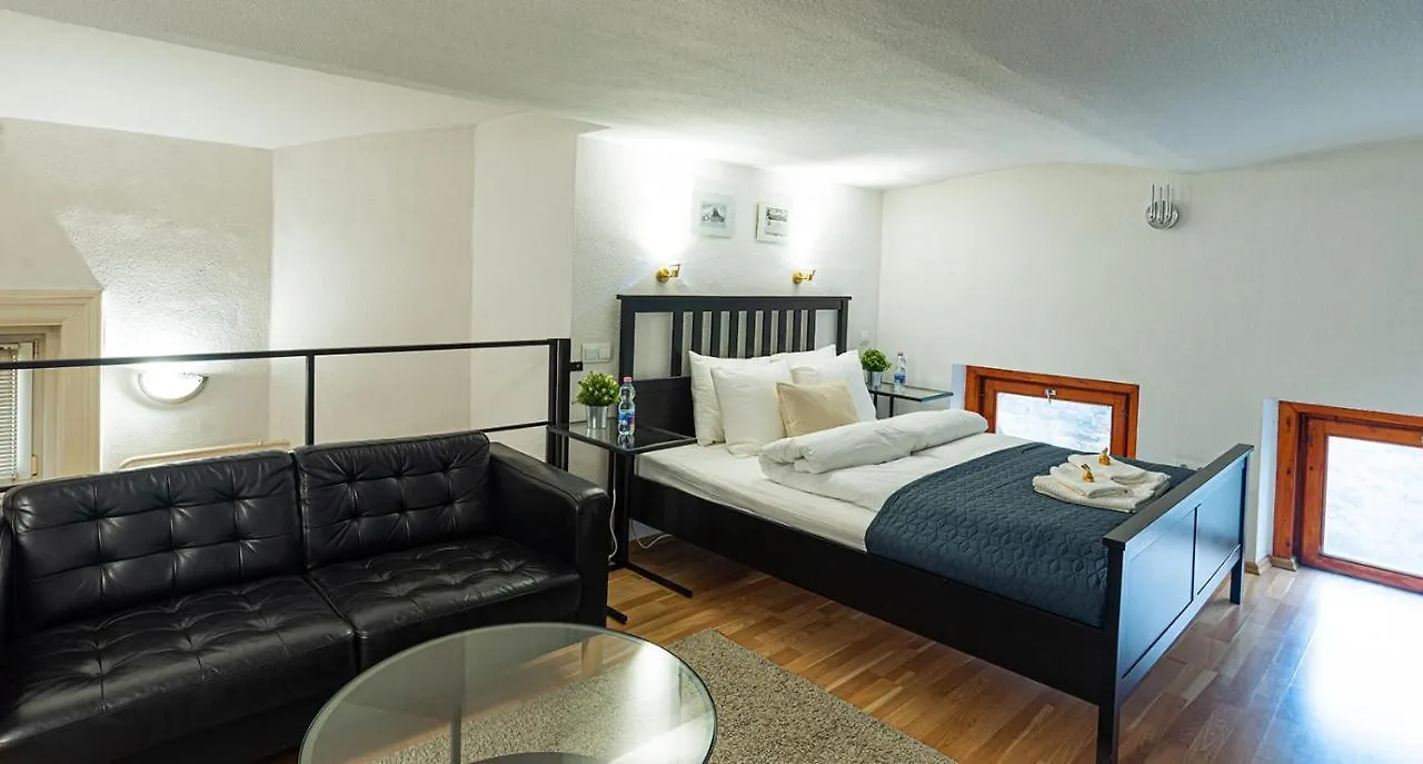 Cosy Corner - Entire Apartment Near Oktogon contacts
